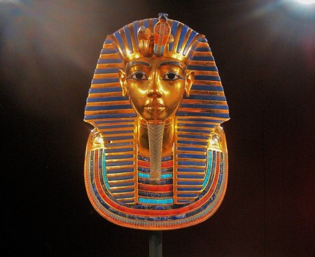 replica-of-king-tutankhamuns-mask-792209_640